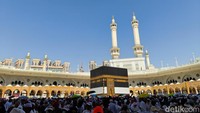 Jemaah Umrah Kutuk Serangan Houthi yang Ancam Keamanan Saudi