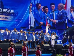 Zulhas Resmi Lantik Uya Kuya Jadi Ketua DPW PAN Jakarta