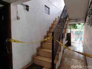 Dengar Reruntuhan Sebelum Ambruk, Penghuni Kos di Benhil Langsung Ngungsi