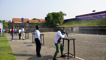 Polda Metro Gelar Lomba Menembak Kapolda Cup Sambut Hari Bhayangkara ke-80