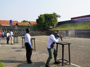 Polda Metro Gelar Lomba Menembak Kapolda Cup Sambut Hari Bhayangkara ke-80