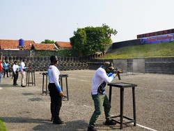 Polda Metro Gelar Lomba Menembak Kapolda Cup Sambut Hari Bhayangkara ke-80