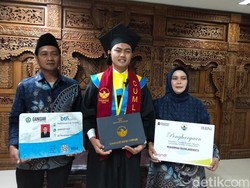 Kisah Irvan, Anak Buruh Bangunan yang Jadi Wisudawan Terbaik Untidar