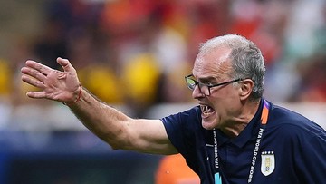 Bielsa Dijatuhkan, Bek Uruguay Pasang Badan