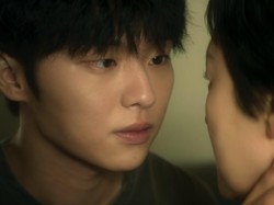 Adegan Ciuman Choi Hyun Wook & Jin Kyung Viral, Beda 30 Tahun Jadi Perdebatan