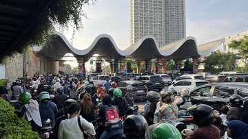 Ada Tiket Gratis HUT DKI, Antrean Pengunjung di Ancol Mengular