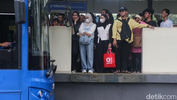 Warga Oke Aja Tarif Transjakarta Naik Asal Fasilitas Ditingkatkan