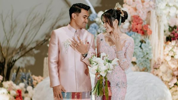 Asnawi Mangkualam dan Yuriska Patricia Gelar Lamaran Bernuansa Pink