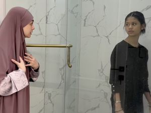 Usai Mualaf Celine Evangelista Ajari Anak Wudhu & Salat: Biar Jadi Pahala Jariah