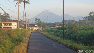 Gunung Semeru Erupsi Dini Hari Tadi, Luncuran Lava Pijar Capai 1,3 Km