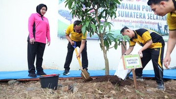 Polda Sumsel Luncurkan Gerakan Tanam 10.000 Pohon Sambut Hari Bhayangkara