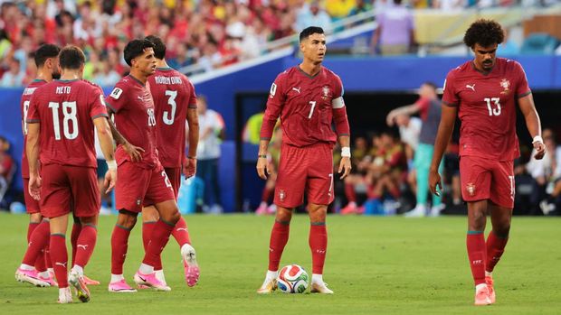Soccer Football - FIFA World Cup 2026 - Group K - Colombia v Portugal - Miami Stadium, Miami Gardens, Florida, U.S. - June 27, 2026 Portugal's Cristiano Ronaldo before a free kick IMAGN IMAGES via Reuters/Sam Navarro