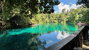 Sederet Potret Labuan Cermin yang Memanjakan Mata