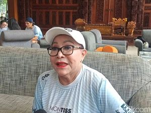 Diminta Anak Pensiun, Mpok Atiek Ngaku Sakit Kalau Cuma di Rumah