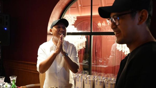 Rona Bahagia Oki Rengga Dapat Kejutan Ultah, Istri Datangkan Bondan Prakoso