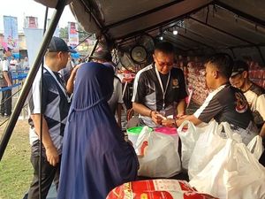 Polres Jakpus Gelar Pasar Murah Jelang Hari Bhayangkara, Warga Serbu Sembako