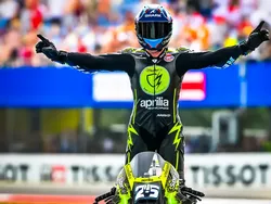Video: Crash Bagnaia-Ogura Warnai Kemenangan Fernandez di Silverstone