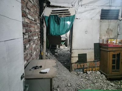 Gentengnya Rontok, Begini Kondisi Rumah Warga Kebon Sirih yang Bakal Dibedah