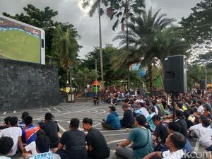 Antusiasnya Warga Nobar Piala Dunia di Area CFD Karangasem