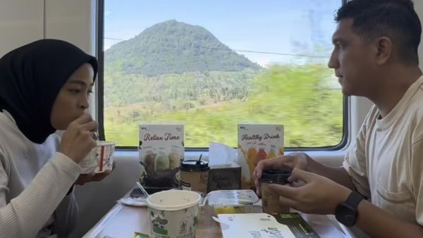 Kuliner Tantri Kotak Bareng Suami, Makan di Klotok hingga Kereta