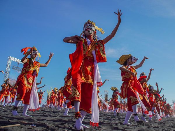Tari Segoro Topeng Kaliwungu Meriahkan Wisata Budaya Lumajang