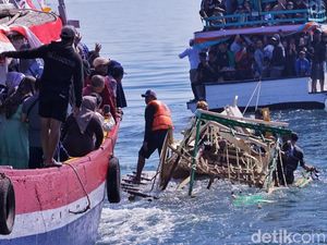 Tradisi Petik Laut Pasuruan