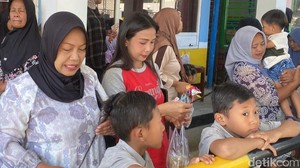 Melihat Kehidupan Anak-anak Gombak Kuncung di Lereng Gunung Wilis Nganjuk