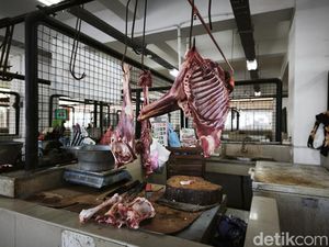 Bakul Daging Sapi Pasar Johar Semarang Sambat Kondisi Lesu: Nggak Ada yang Beli