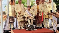 PDIP Tertawakan Jokowi Injak Kepala Kerbau, PSI Tuding Hina Adat Lampung