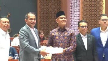Komisi I DPR Serahkan DIM RUU Keamanan dan Ketahanan Siber ke Pemerintah