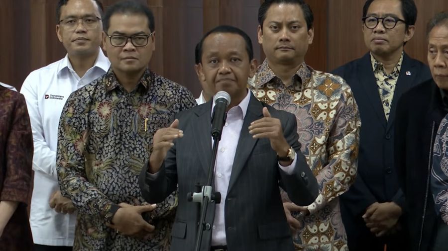 Menteri ESDM, Bahlil Lahadalia saat menyampaikan keterangan kepada awak media di Jakarta, Senin (29/6/2026). (Tangkapan Layar Youtube)