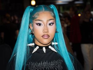 Anak Kanye West Banyak Tindik di Usia 13 Tahun, Dokter Peringatkan Risikonya