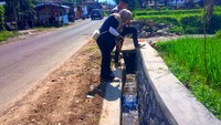 Dinas PU Sukabumi Gercep Bangun Drainase Jalur Wisata Situgunung