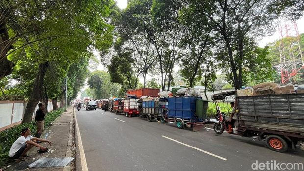 Penarik Sampah di Jakarta Selatan