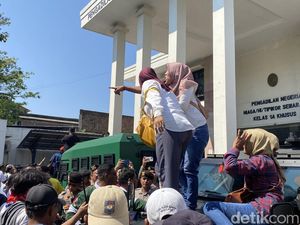 Polisi Klarifikasi Petugas KPK Diduga Sikut Eks Bupati Pati Sudewo