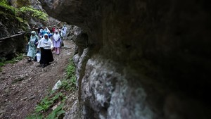 Ziarah Ajvatovica Satukan Muslim Bosnia dalam Doa dan Tradisi