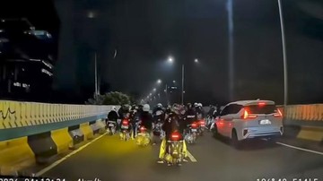 Viral Balap Liar Motor di JLNT Antasari Berujung Dihadang Xpander