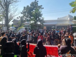 Pak Dukuh Gelapkan Sertifikat Warga Banyon Bantul Segera Dipecat