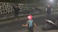 Brutal Pemuda Serang Polisi Mau Selamatkan Wanita Disekap-Diperkosa Eks Pacar