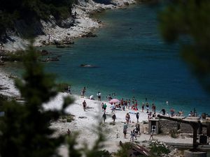 Polemik Pulau Bersejarah di Albania Jadi Lokasi Resor Menantu Trump