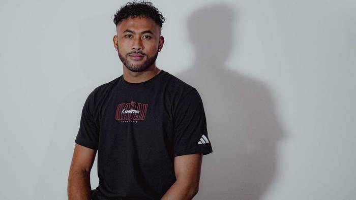 Persija Jakarta kembali menambah kekuatan untuk menyambut musim 2026/2027. Macan Kemayoran resmi mendatangkan kiper Aqil Savik yang menjadi rekrutan kedua sejak Shin Tae-yong menangani tim.