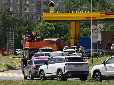 Bensin di Rusia Kian Langka