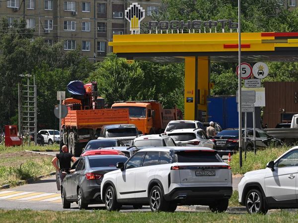 Bensin di Rusia Kian Langka