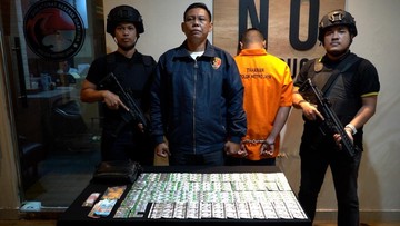 Pengedar Tramadol Berkedok Warkop di Bekasi Dibekuk, 693 Pil Disita