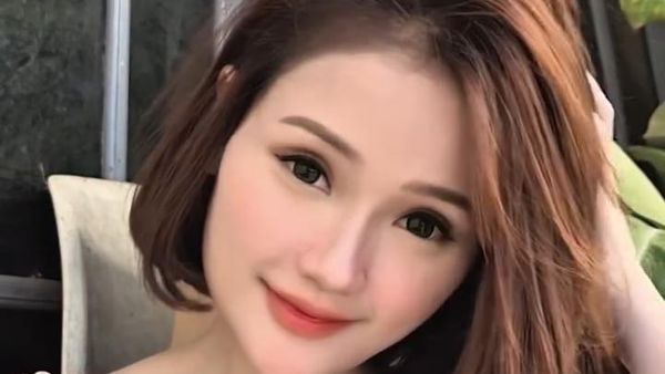 Pesona Fanny Soegi Kini Berambut Pendek