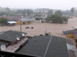 Hujan Deras Picu Banjir Parah hingga Atap Rumah di Ghana