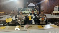 Pengedar Narkoba di Bali Ditangkap, Paket Diselipkan di Dashboard Mobil Travel