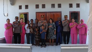 Rumah Reyot Warga di Nabire Disulap Kapolda Papua Tengah Jadi Layak Huni