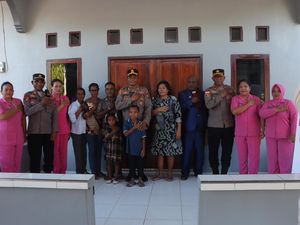 Rumah Reyot Warga di Nabire Disulap Kapolda Papua Tengah Jadi Layak Huni