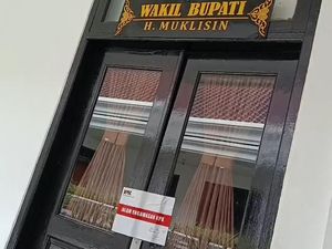 Ruang Bupati-Wabup Disegel KPK, Ini Kata Plt Gubernur Riau